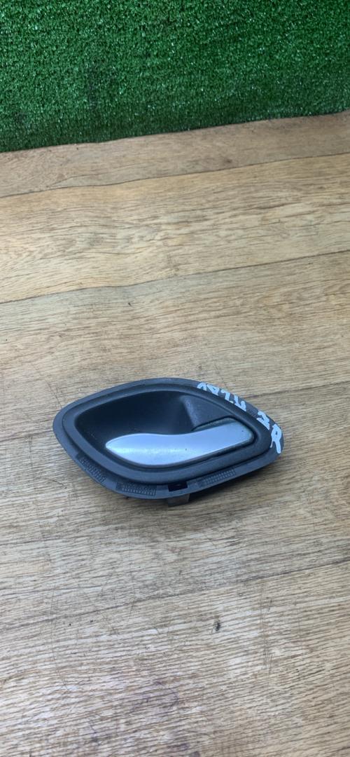 ручка внутренняя задняя правая Renault Laguna 2 поколение 2002, 1.9 л., дизель, МКПП, хетчбэк 5 дв. - фото №1