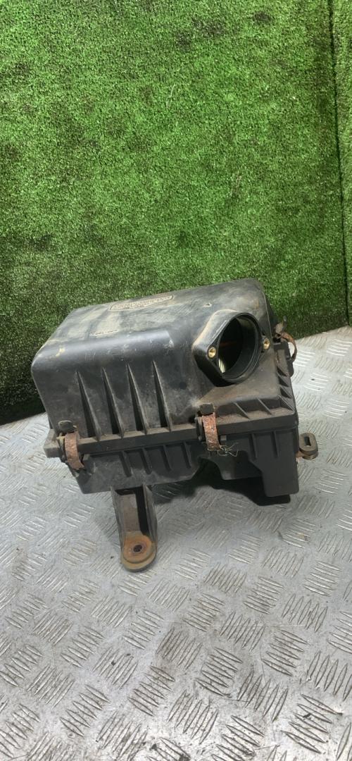 корпус воздушного фильтра Hyundai Accent 1 поколение (X3) 1996, 1.3 л., бензин, МКПП, хетчбэк 3 дв. - фото №1