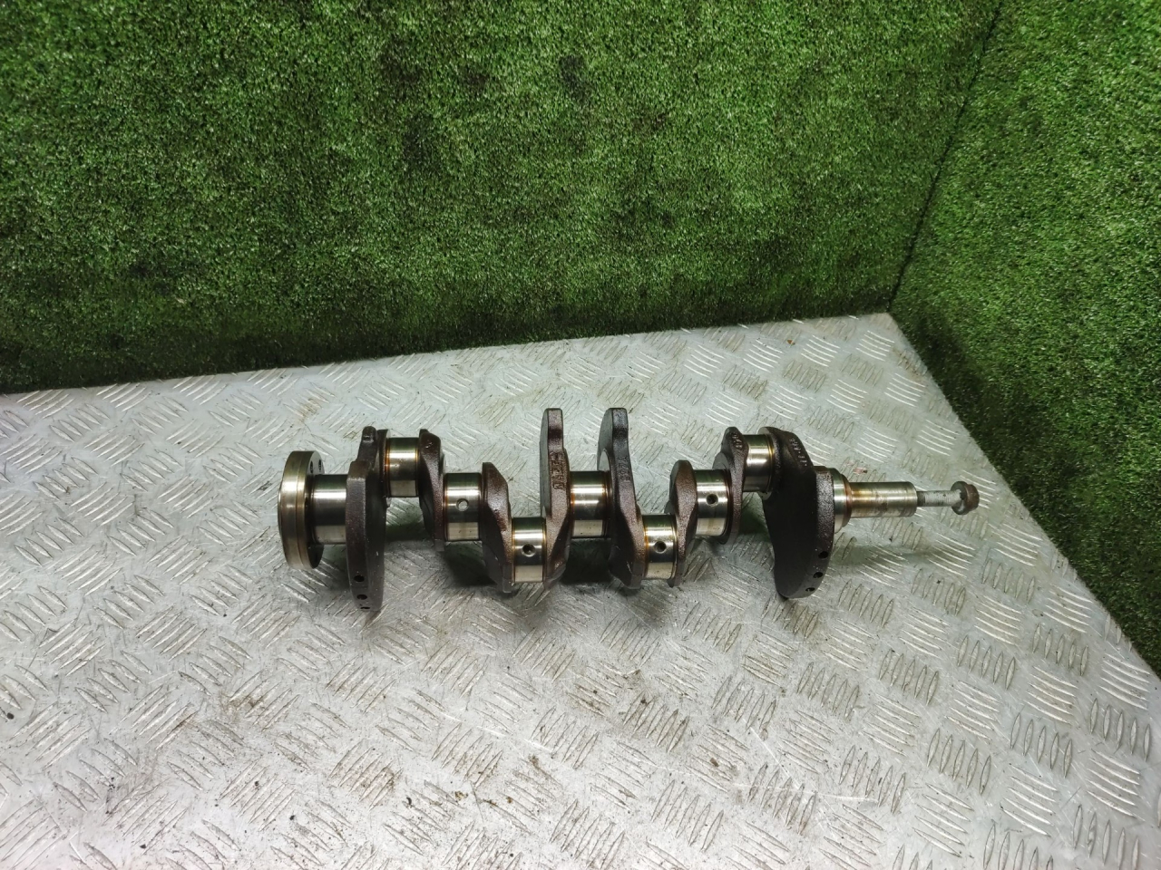 коленвал Renault Logan 1 поколение 2008, 1.6 л., бензин, МКПП, универсал - фото №1