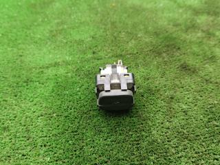 кнопка стеклоподъемника двери задней правой Volkswagen Passat B4 1995, 2.0 л., бензин, АКПП, седан