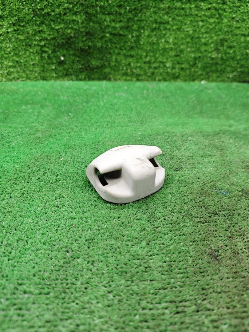 Крепление (крючок) солнцезащитного козырька Renault Laguna 2 поколение 2002, 1.9 л., DCi, дизель, 6МКПП, хетчбэк 5 дв. - фото №1