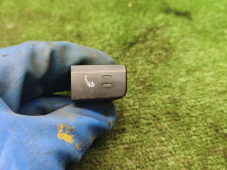 кнопка обогрева сидений Volkswagen Polo Sedan 1 поколение 2015, 1.6 л., МКПП, седан, 6R0963564A