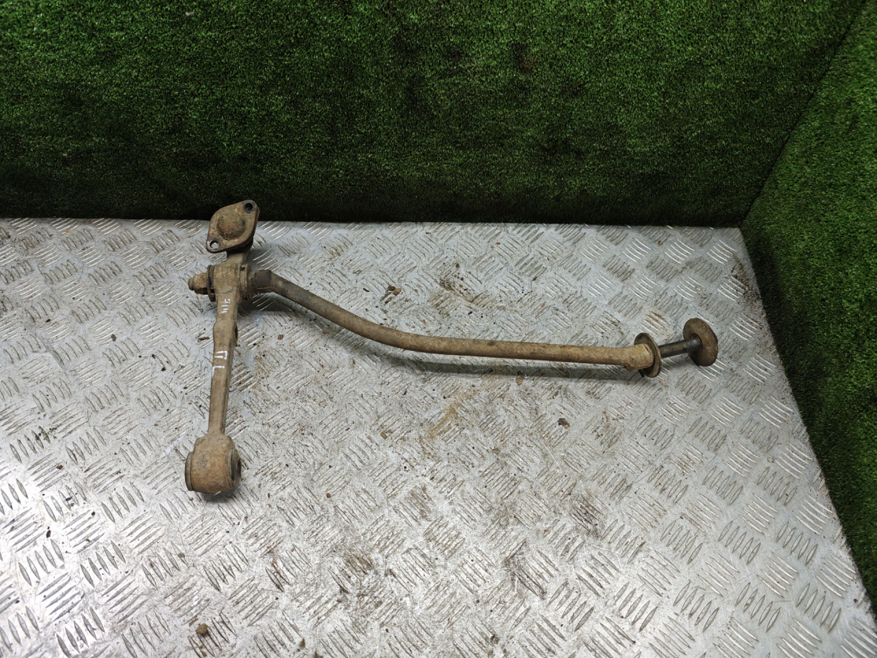 рычаг передний левый Lada 2114 1 поколение 2005, 1.5 л., бензин, МКПП, хетчбэк 5 дв. - фото №1