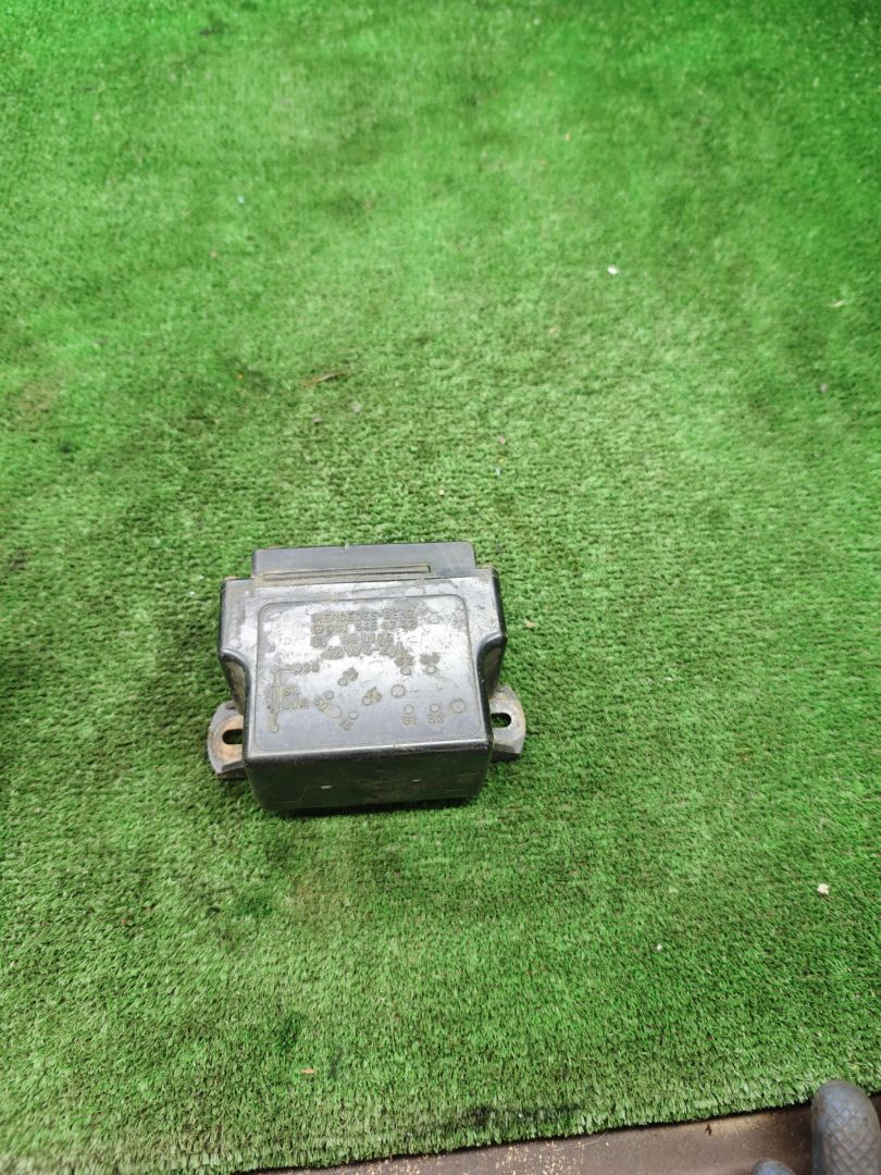 реле накала свечей Mercedes-Benz T1 207-210D W601 1995, 2.3 л., дизель, МКПП, микроавтобус, 0015459732 - фото №1