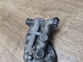 корпус масляного фильтра Volkswagen Passat B2 1987, 1.9 л., дизель, МКПП, хетчбэк 5 дв., 068115417T