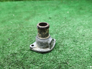 фланец (тройник) системы охлаждения Volkswagen Golf 3 поколение 1995, 1.8 л., бензин