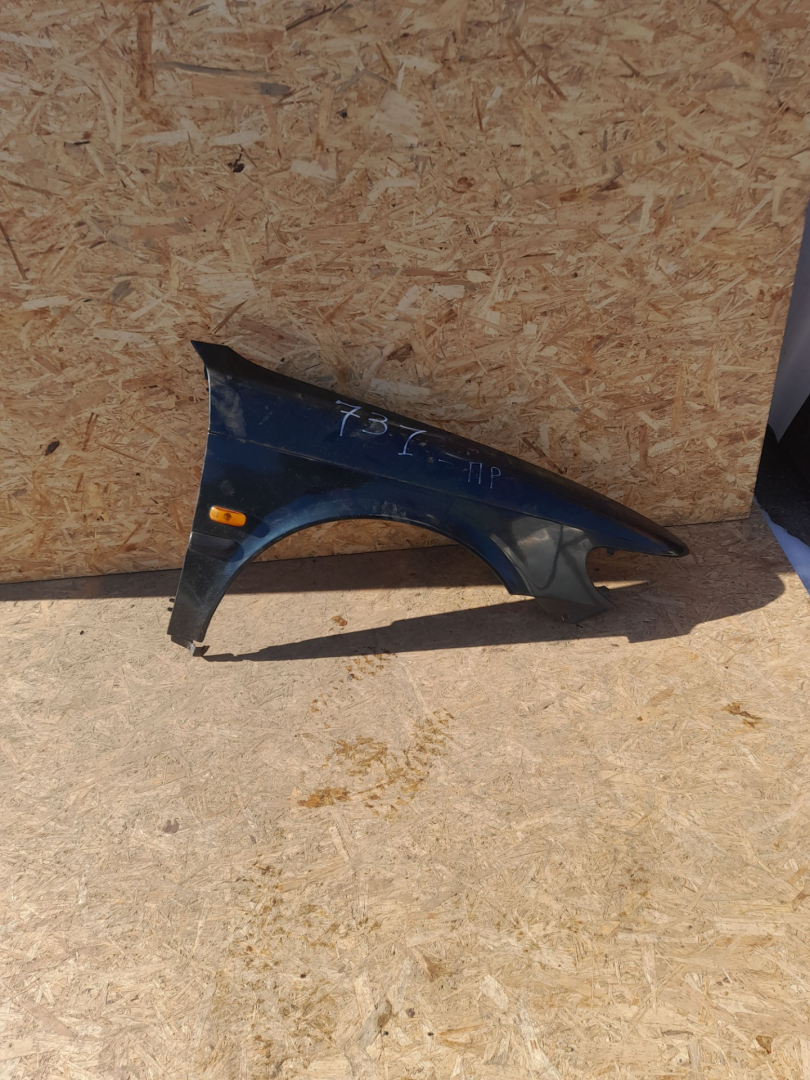 крыло переднее правое Saab 9-3 1 поколение 2002, 2.0 л., бензин, МКПП, хетчбэк 5 дв. - фото №1