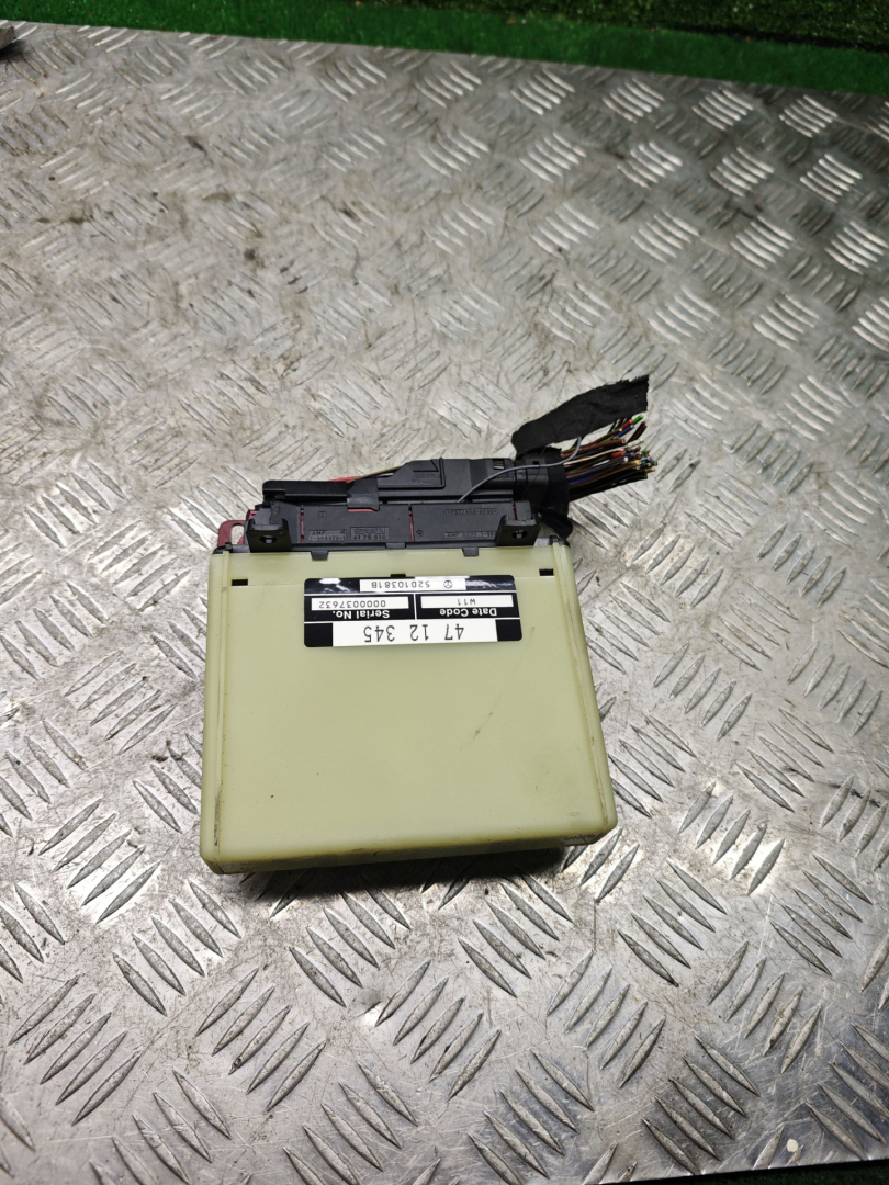 блок комфорта Saab 9-3 1 поколение 2002, 2.0 л., бензин, МКПП, хетчбэк 5 дв., 4712345, 52010381B - фото №1