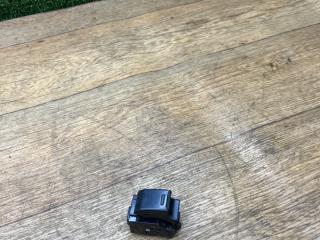 кнопка стеклоподъемника двери Toyota Avensis 1 поколение (T220) 1999, 1.6 л., 4A-FE, бензин, МКПП, седан, передний привод