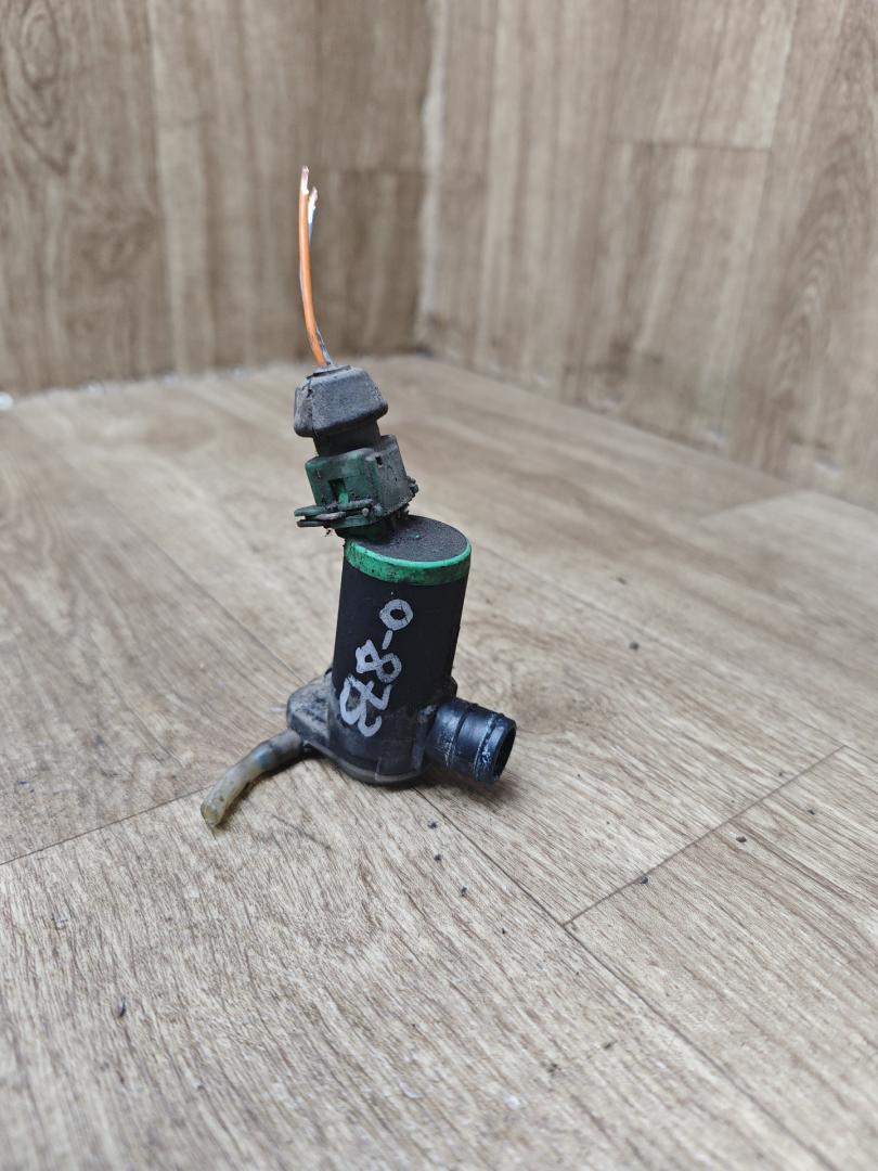 насос (моторчик) омывателя стекла Citroen Xsara 1 поколение 1999, 1.8 л., бензин, МКПП, универсал - фото №1