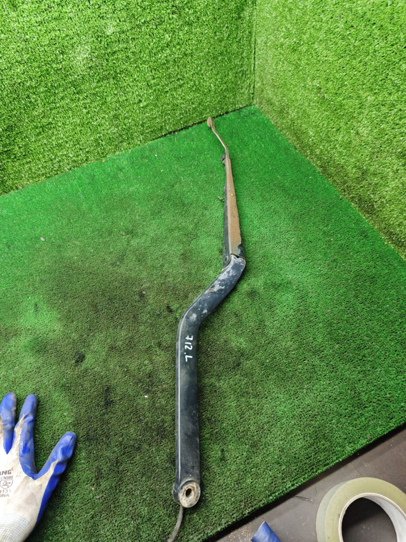 щеткодержатель (поводок стеклоочистителя, дворник) Opel Sintra 1 поколение 1997, 2.2 л., X 22 XE, бензин, МКПП, минивэн - фото №1