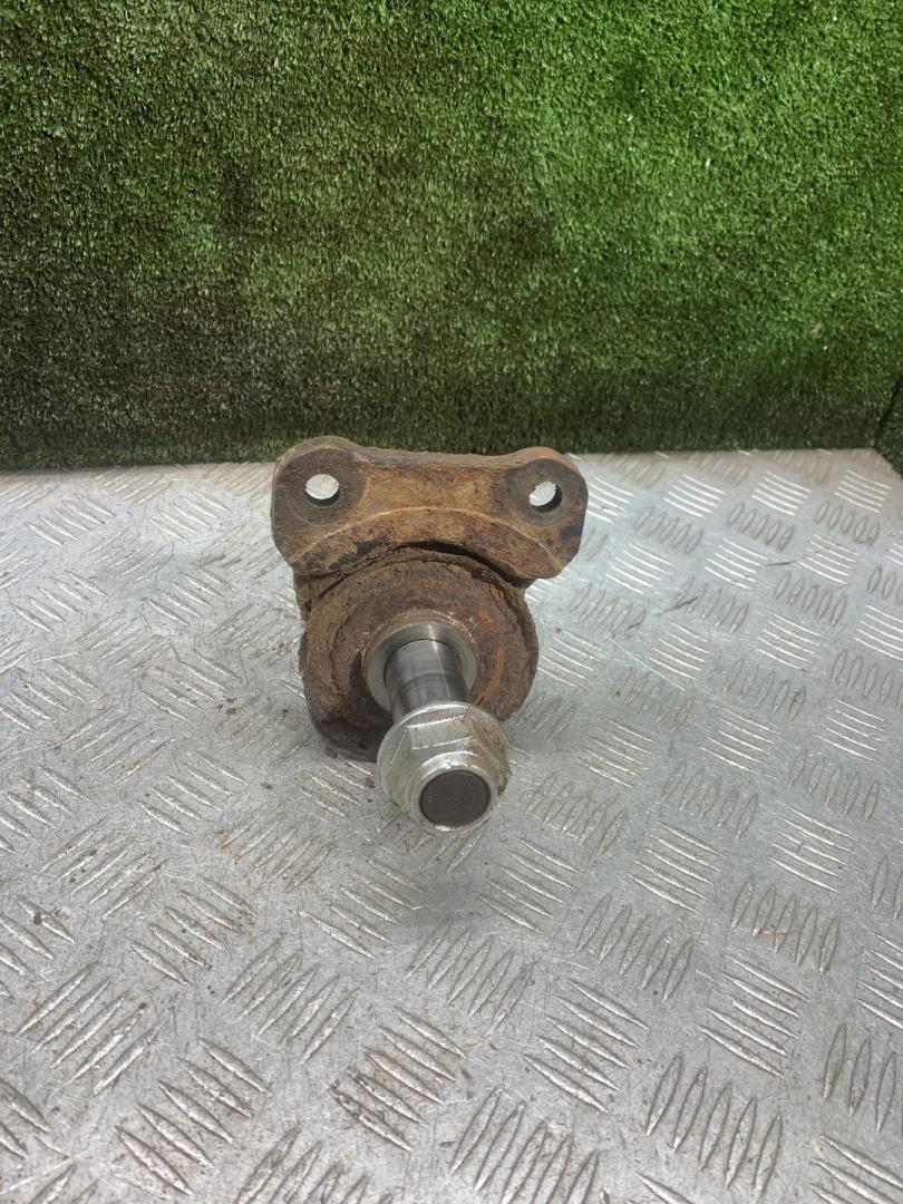 кулак задний правый Renault Laguna 2 поколение 2002, 1.9 л., дизель, МКПП, хетчбэк 5 дв. - фото №1