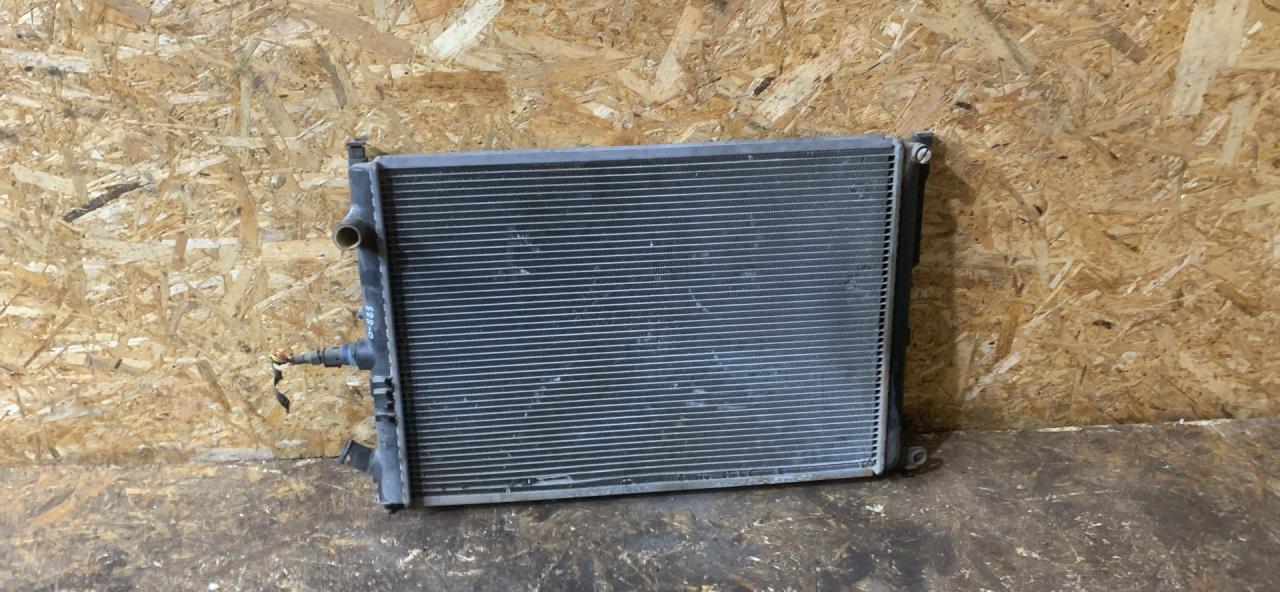 радиатор (основной) Renault Laguna 1 поколение 1997, 1.8 л., бензин, МКПП, хетчбэк 5 дв. - фото №1