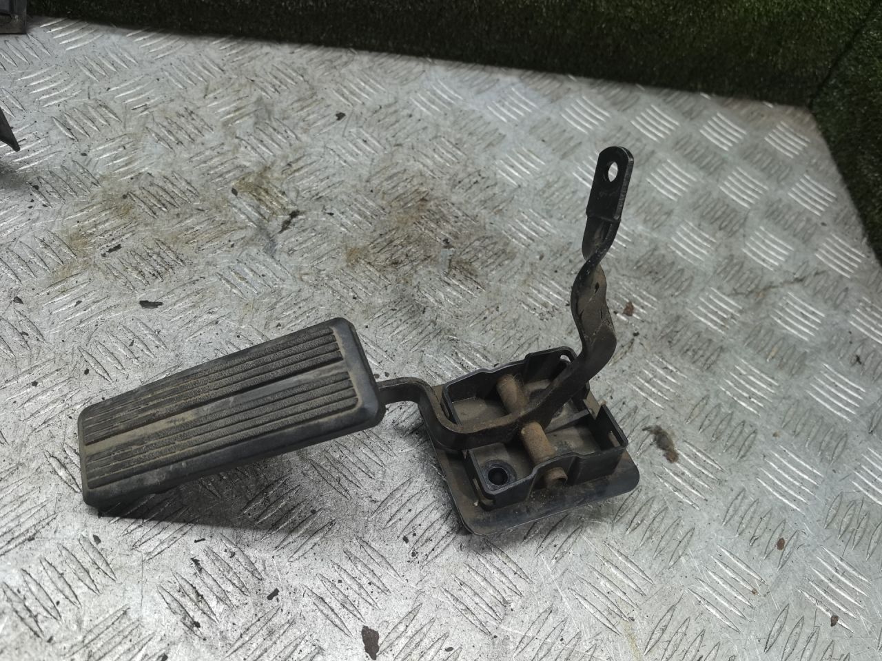 педаль Dodge Caravan 4 поколение 2001, 2.4 л., бензин, АКПП, минивэн - фото №1