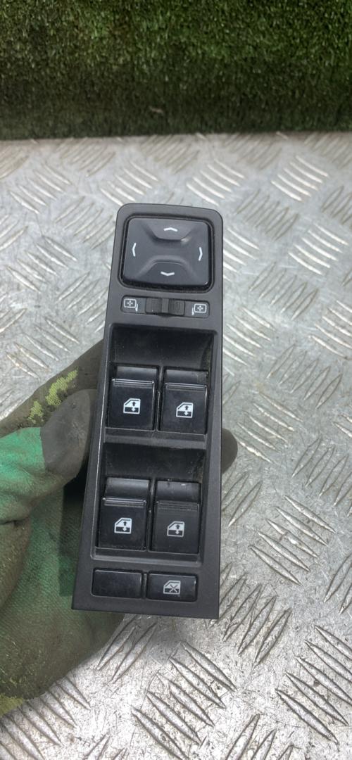 блок управления стеклоподъемниками Lada Vesta 1 поколение 2020, 1.6 л., бензин, МКПП, седан, 8450006933 - фото №1