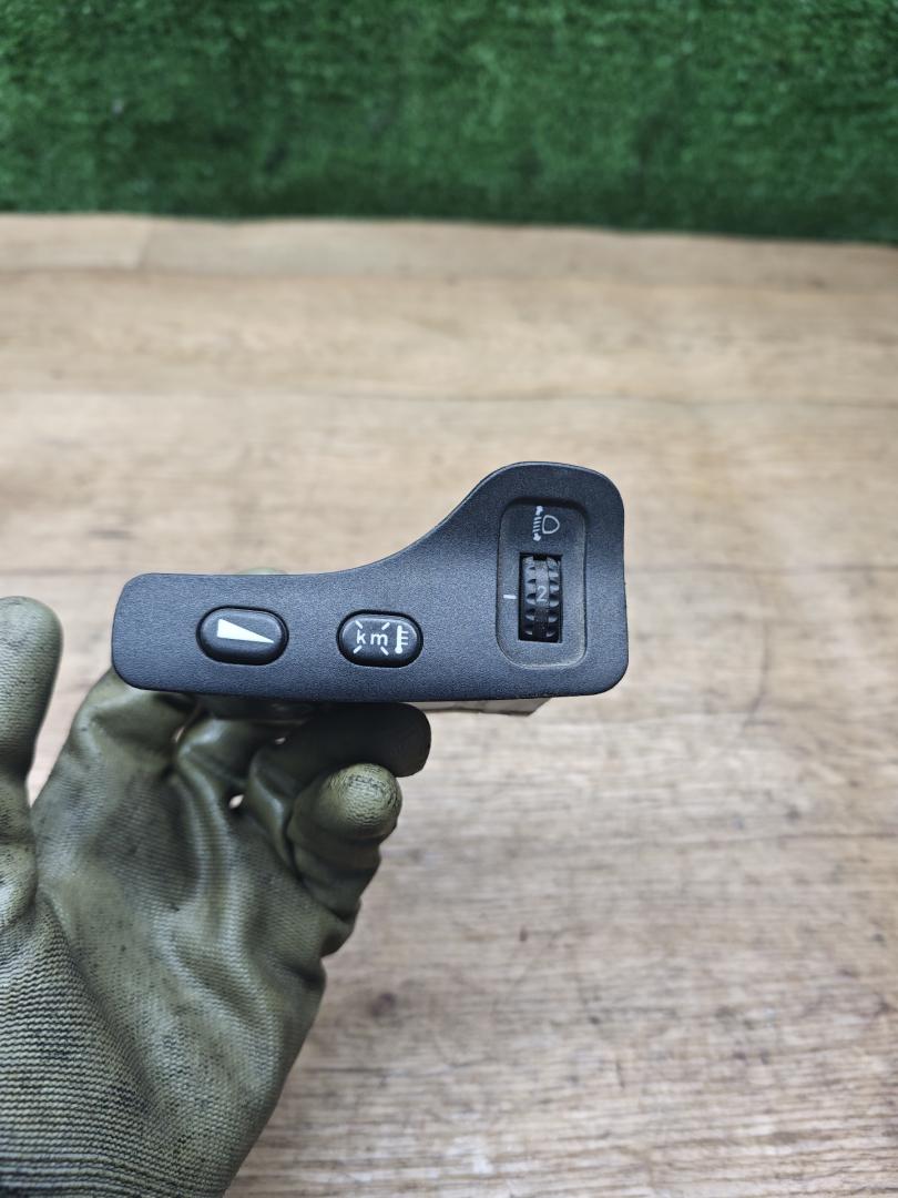 кнопка корректора фар Alfa Romeo 156 1 поколение 1999, 2.0 л., бензин, МКПП, седан, 156016309 - фото №1