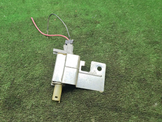 активатор замка крышки топливного бака Opel Sintra 1 поколение 1997, 2.2 л., X 22 XE, бензин, МКПП, минивэн