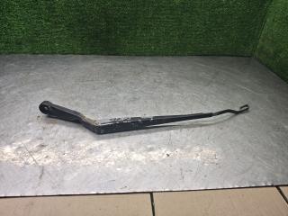 щеткодержатель (поводок стеклоочистителя, дворник) Nissan Almera N15 1998, 1.4 л., бензин, МКПП, хетчбэк 5 дв.