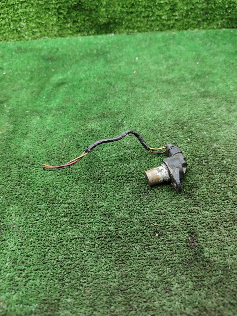 датчик коленвала Mercedes-Benz Vito W638 2002, 2.2 л., CDi, дизель, МКПП, микроавтобус - фото №1