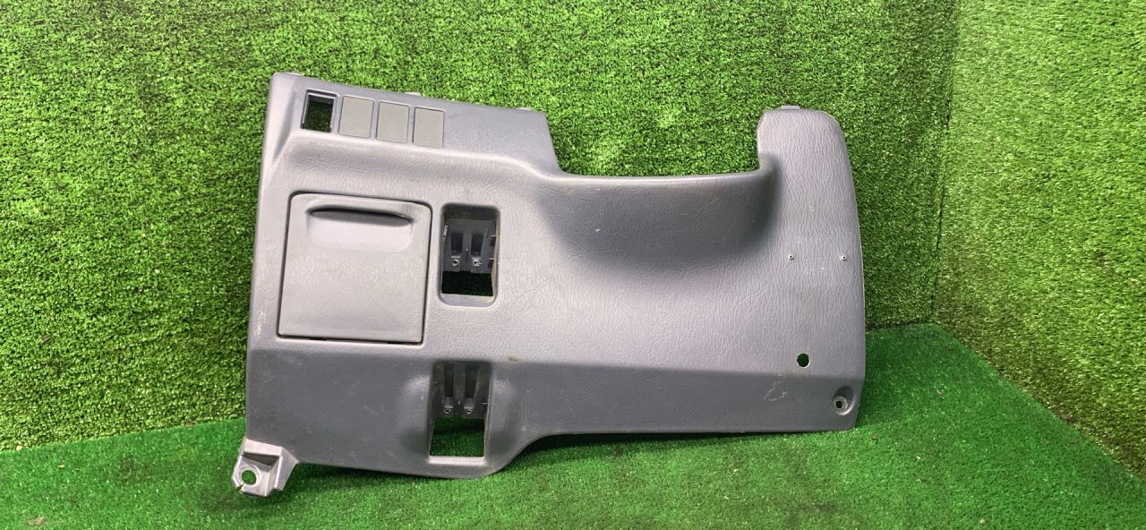 накладка на торпедо (консоль) Toyota Picnic 1 поколение XM10 2000, 2.0 л., бензин, МКПП, минивэн - фото №1