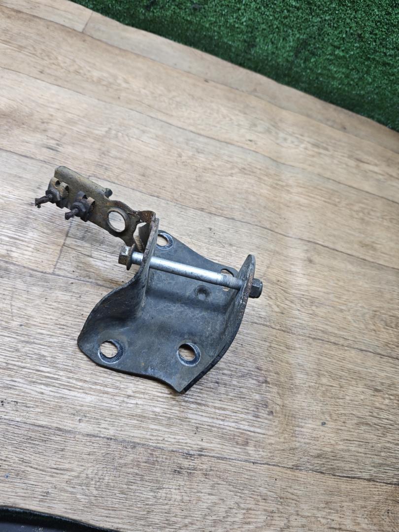 Кронштейн балки Lada Vesta 1 поколение 2020, 1.6 л., бензин, МКПП, хетчбэк 5 дв. - фото №1