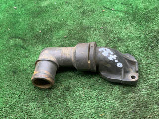 фланец (тройник) системы охлаждения Volkswagen Passat B4 1995, 2.0 л., бензин, МКПП, универсал, 037121121A