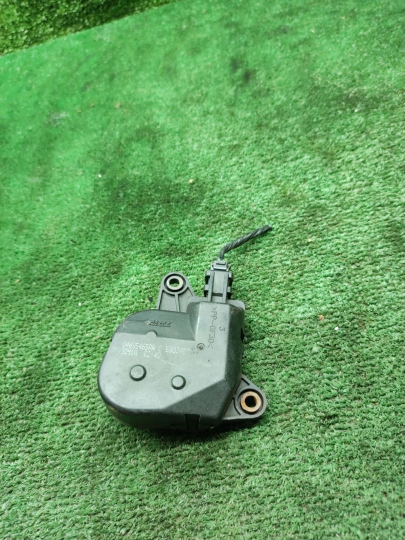 моторчик заслонки печки Dodge Caravan 4 поколение 2001, 2.4 л., бензин, АКПП, минивэн, 04885465AA - фото №1