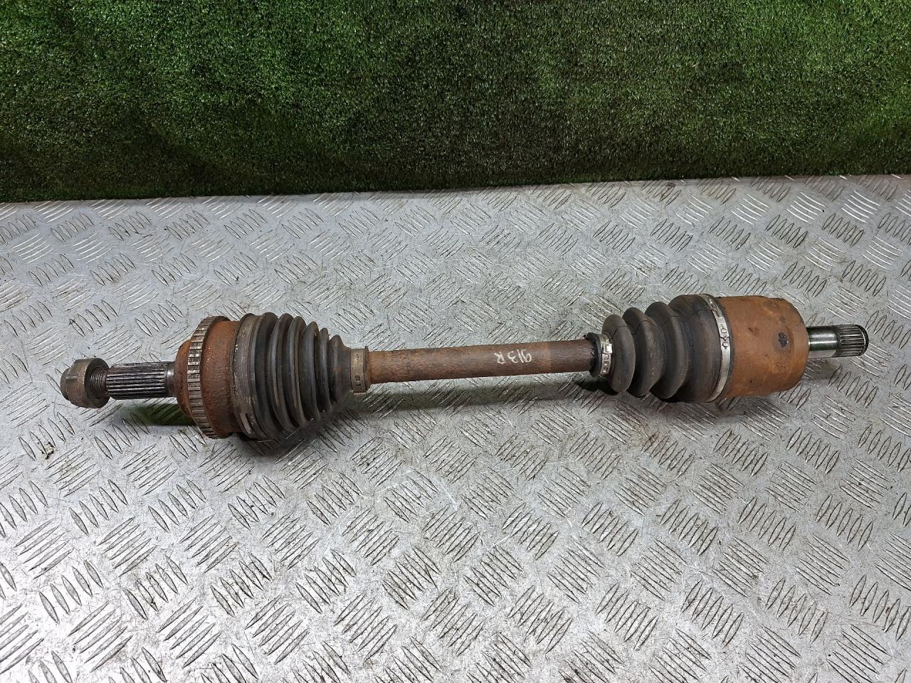 полуось передняя правая (приводной вал, ШРУС) Honda Accord 6 поколение 2001, 1.8 л., бензин, МКПП, седан - фото №1