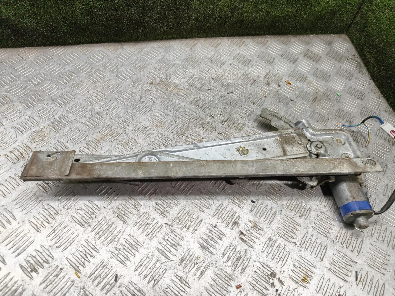 стеклоподъемник электрический передний правый Rover 600 Series 1 поколение 1998, 1.8 л., бензин, МКПП, седан - фото №1