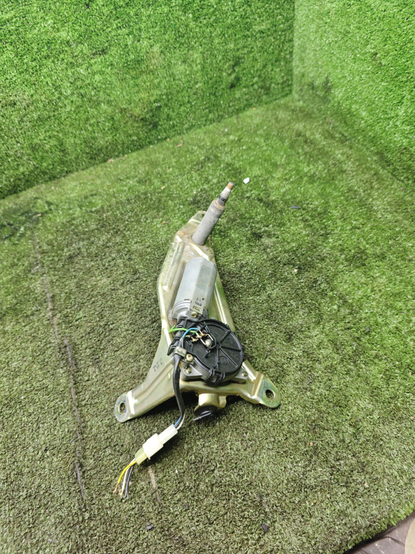 моторчик заднего стеклоочистителя (дворника) Renault Laguna 1 поколение 1998, 1.8 л., бензин, МКПП, хетчбэк 5 дв. - фото №1