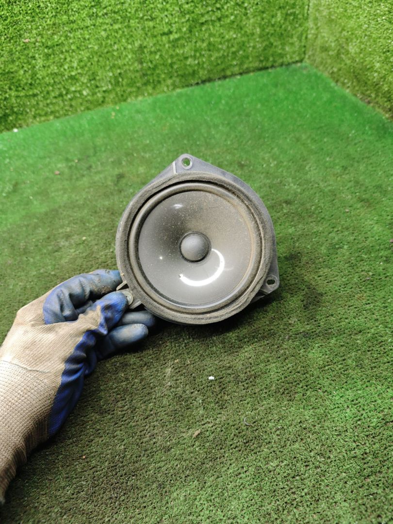 динамик двери Toyota Picnic 1 поколение XM10 2001, 2.2 л., 3C-TE, дизель, МКПП, минивэн - фото №1