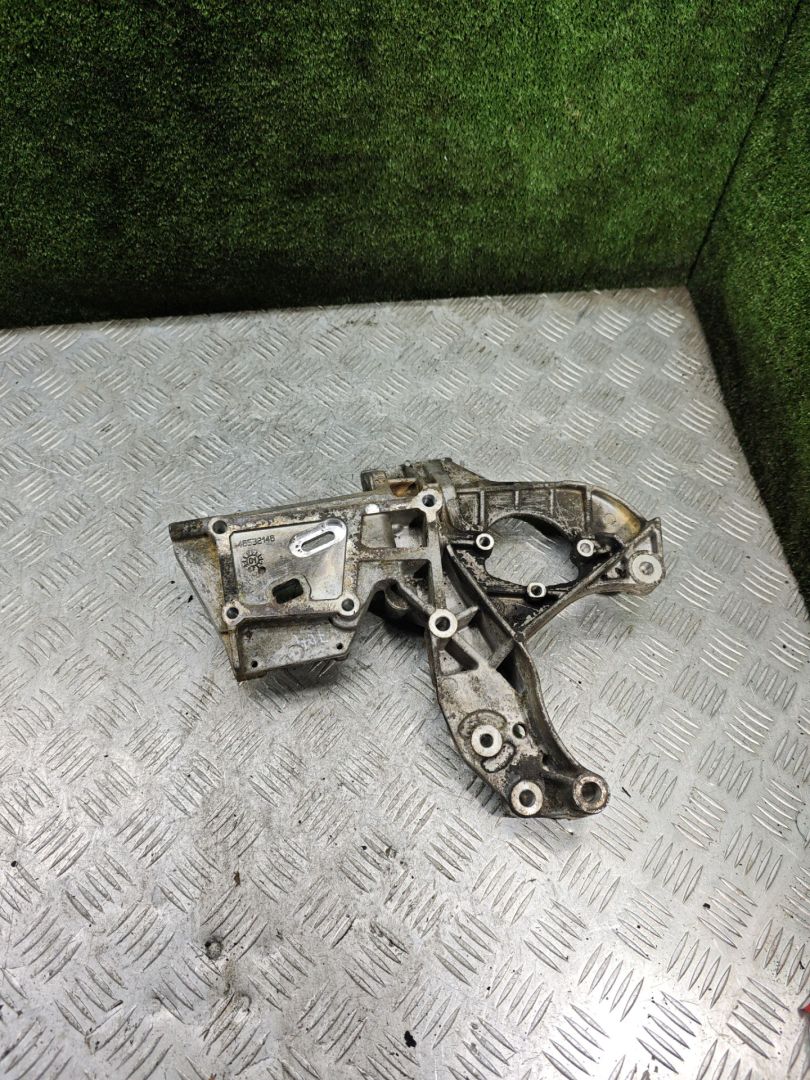 кронштейн двигателя Fiat Marea 1 поколение 2000, 1.9 л., JTD, дизель, МКПП, универсал, 46532146 - фото №1