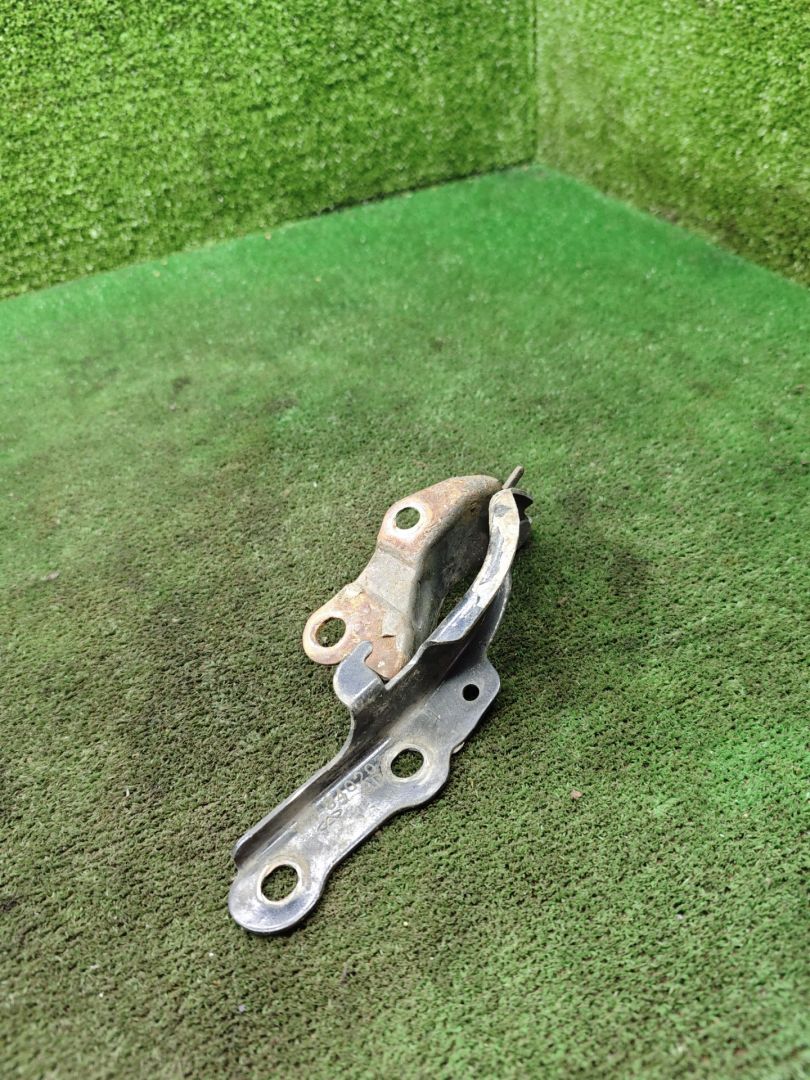 петля капота левая Chery Tiggo (T11) 1 поколение 2007, 1.8 л., бензин, МКПП, внедорожник 5 дв., T118402038D - фото №1