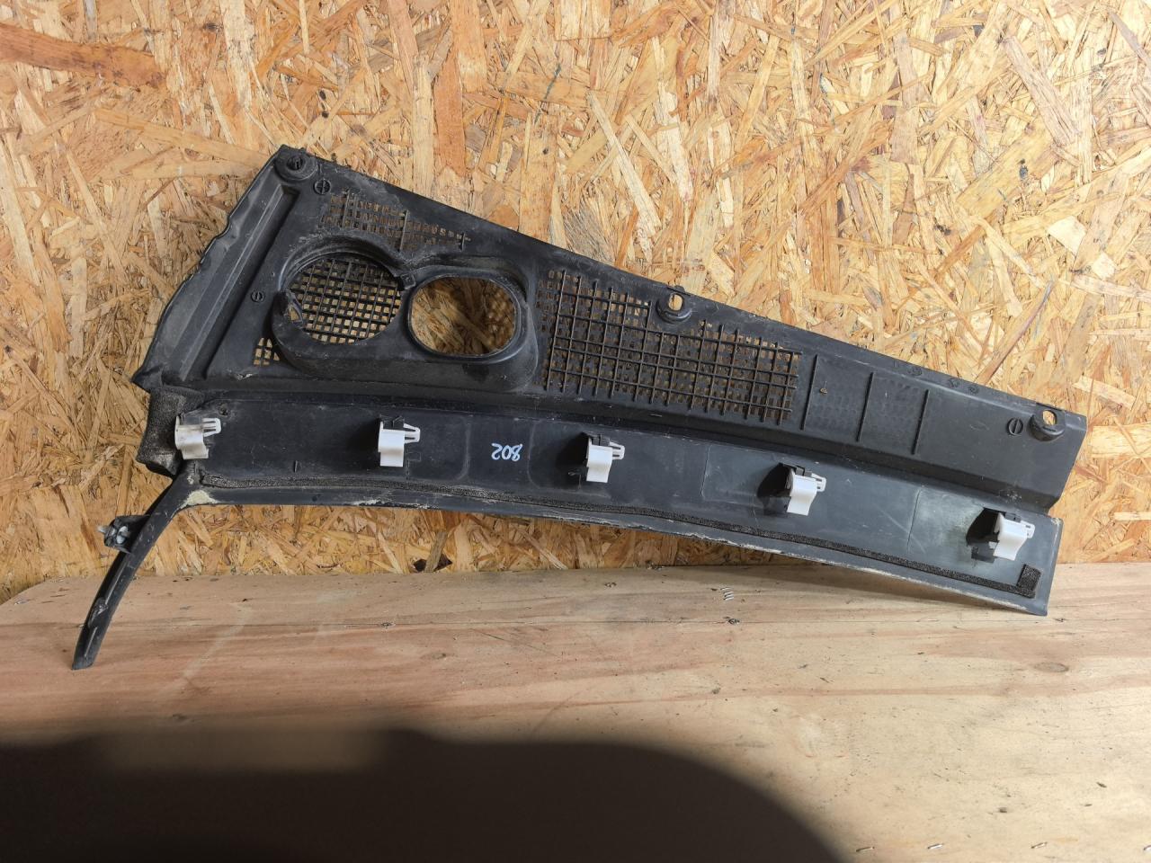 дождевик Lada XRAY 1 поколение 2019, 1.6 л., бензин, МКПП, внедорожник 5 дв. - фото №1