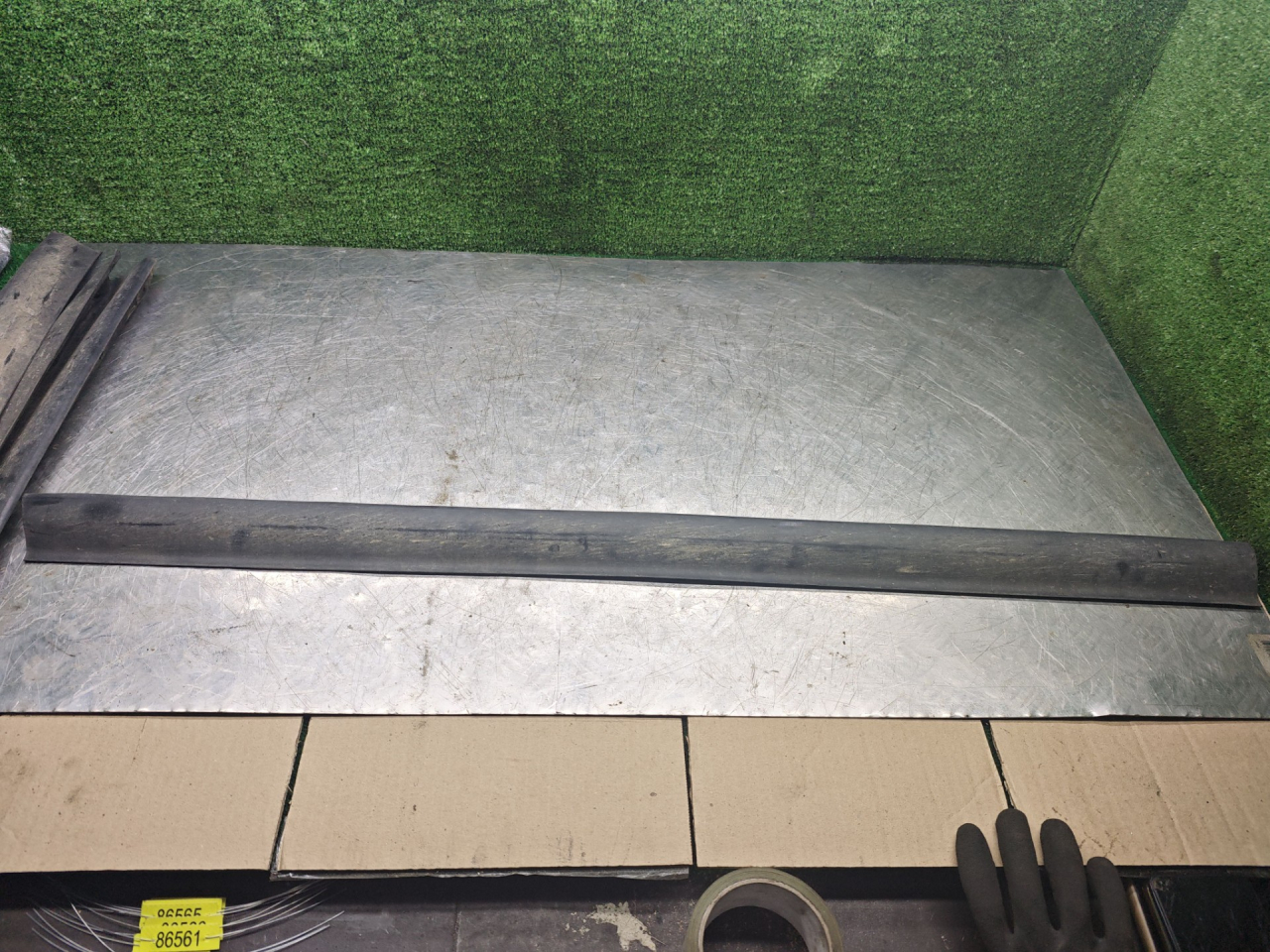 молдинг двери передней левой Lancia Kappa 1 поколение 1999, 2.0 л., бензин, МКПП, седан - фото №1