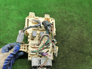 блок предохранителей Toyota Picnic 1 поколение XM10 1999, 2.2 л., 3C-TE, дизель, МКПП, минивэн