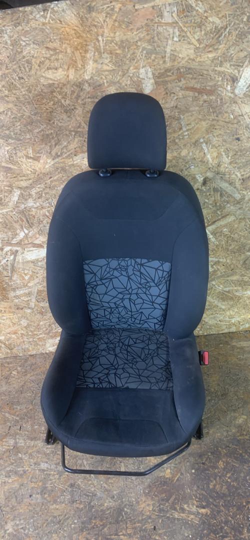 сиденье переднее Lada XRAY 1 поколение 2019, 1.6 л., бензин, МКПП, внедорожник 5 дв. - фото №1