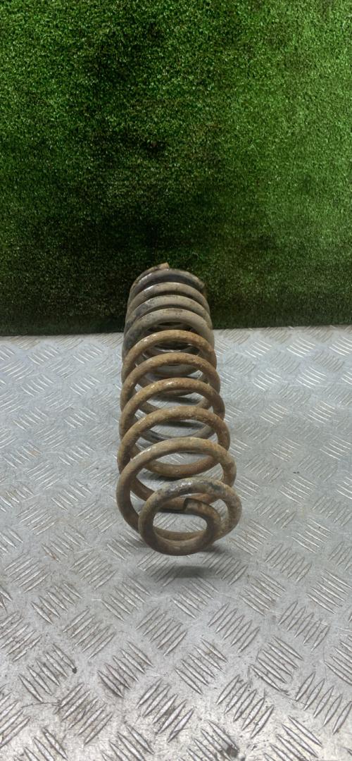 пружина задняя Volkswagen Passat B2 1987, 1.9 л., дизель, МКПП, хетчбэк 5 дв. - фото №1