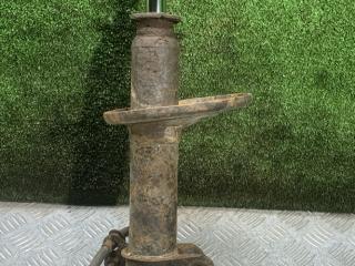 амортизатор передний правый Toyota Avensis 1 поколение (T220) [рестайлинг] 2001, 2.0 л., дизель, МКПП, универсал