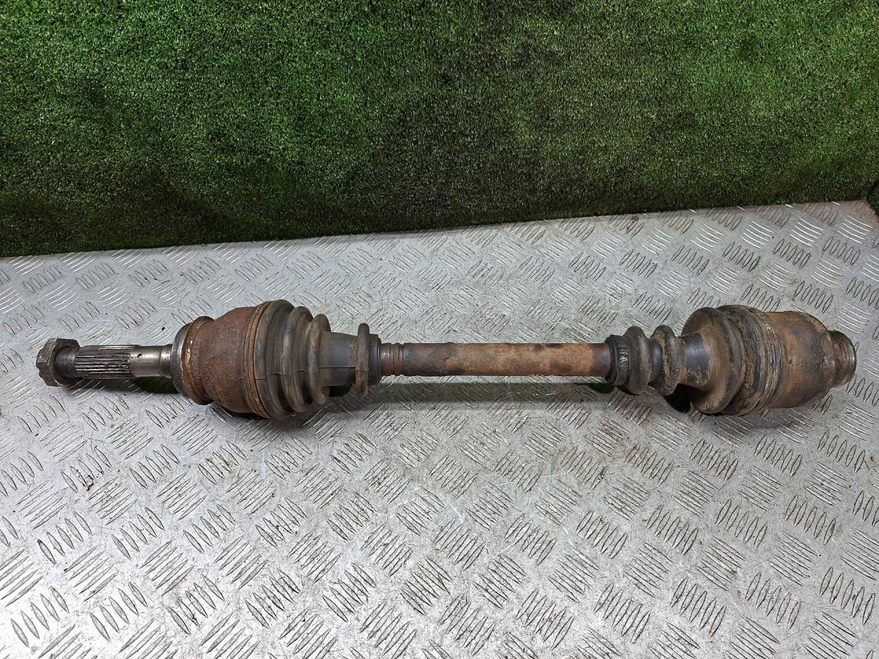 полуось передняя левая (приводной вал, ШРУС) Mercedes-Benz MB100 1 поколение 1991, 2.4 л., дизель, МКПП, микроавтобус - фото №1