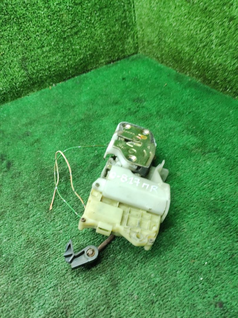 замок двери передней правой Honda Accord 6 поколение 1999, 1.6 л., бензин, МКПП, хетчбэк 5 дв. - фото №1