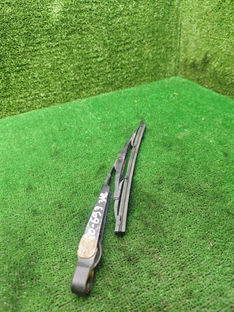 щеткодержатель задний Ford C-Max 1 поколение 2006, 2.0 л., бензин, МКПП, минивэн - фото №1