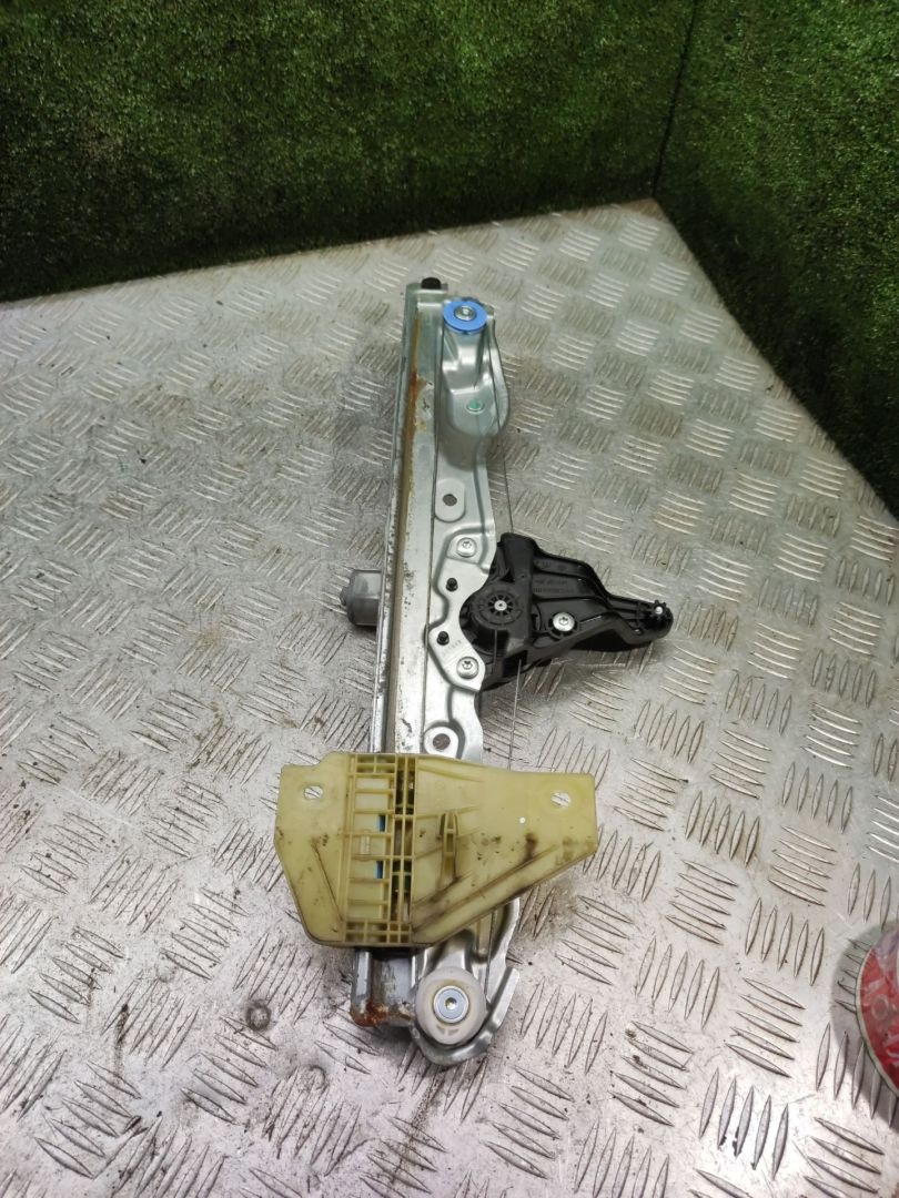 стеклоподъемник электрический передний правый Lada XRAY 1 поколение 2019, 1.6 л., бензин, МКПП, внедорожник 5 дв. - фото №1