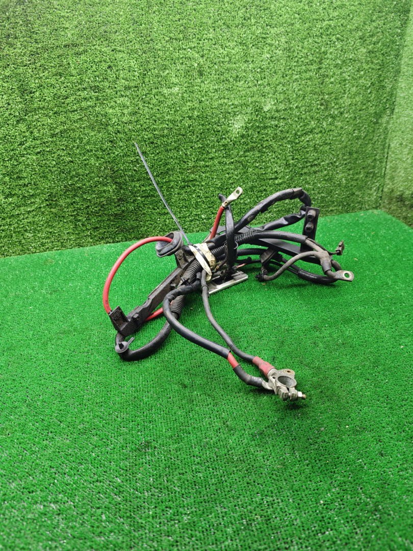 клемма аккумулятора плюс Skoda Superb 1 поколение 2006, 2.8 л., бензин, АКПП, седан - фото №1