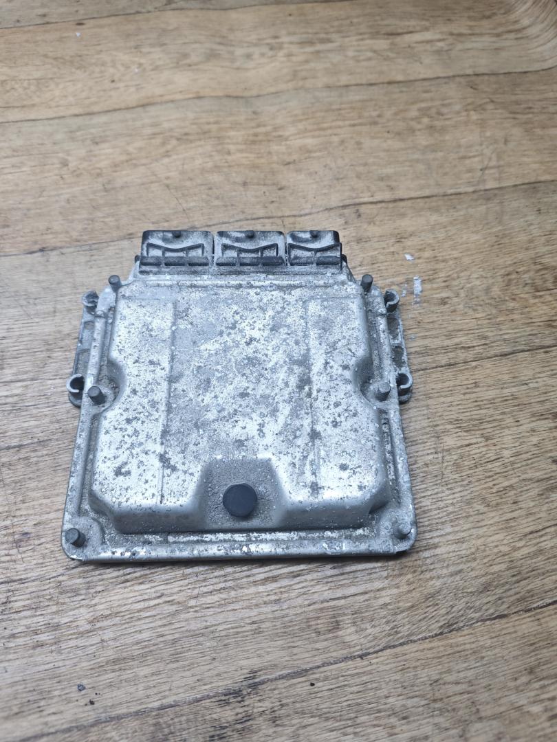 блок управления двигателем Renault Laguna 2 поколение 2002, 1.9 л., дизель, МКПП, хетчбэк 5 дв., 0281010297 - фото №1