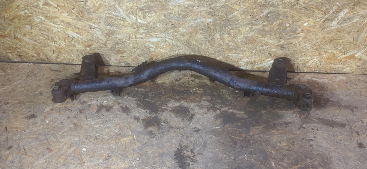 балка подвески задняя Hyundai Santamo 1 поколение 1997, 2.0 л., бензин, МКПП, минивэн - фото №1