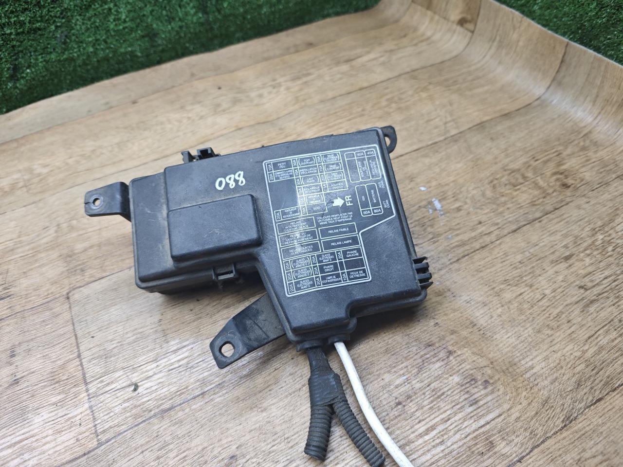 блок предохранителей Rover 600 Series 1 поколение 1998, 1.8 л., бензин, МКПП, седан - фото №1