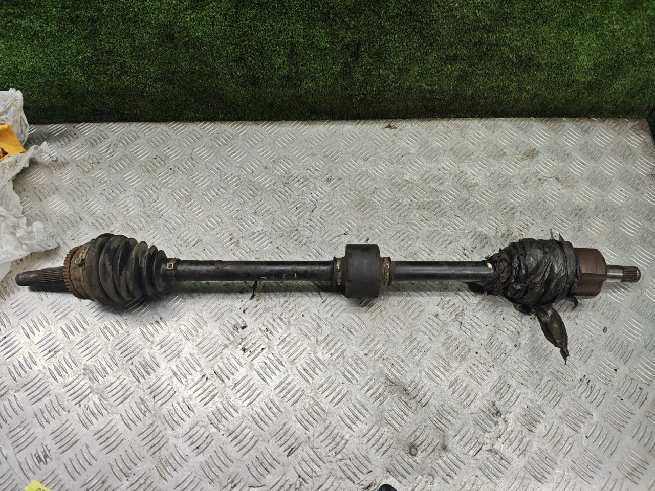 полуось передняя правая (приводной вал, ШРУС) Chery Tiggo (T11) 1 поколение 2007, 1.8 л., бензин, МКПП, внедорожник 5 дв. - фото №1