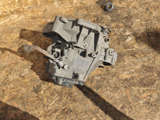 КПП механическая (МКПП) Volkswagen Polo Sedan 1 поколение 2015, 1.6 л., МКПП, седан, LVC