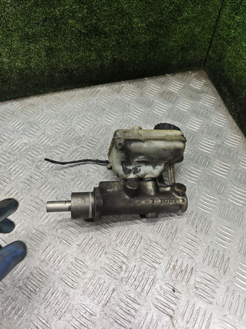 цилиндр тормозной главный Mercedes-Benz Vito W638 2002, 2.2 л., CDi, дизель, МКПП, микроавтобус - фото №1